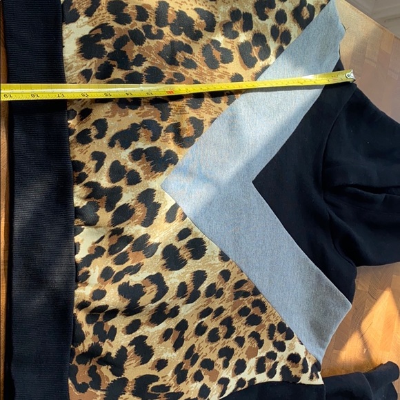 Animal Print Hoodie - Picture 5 of 6